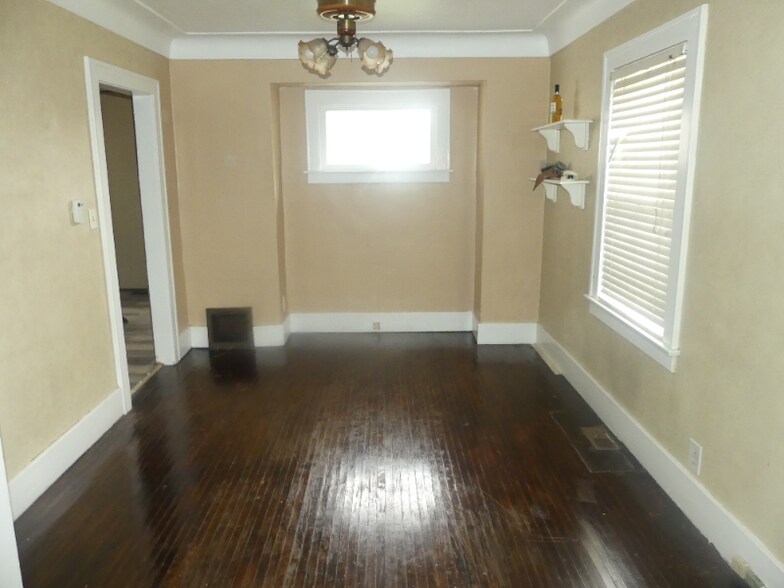 Building Photo - 1805 Brame Pl