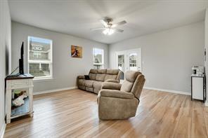 Building Photo - 10013 Adams Ln