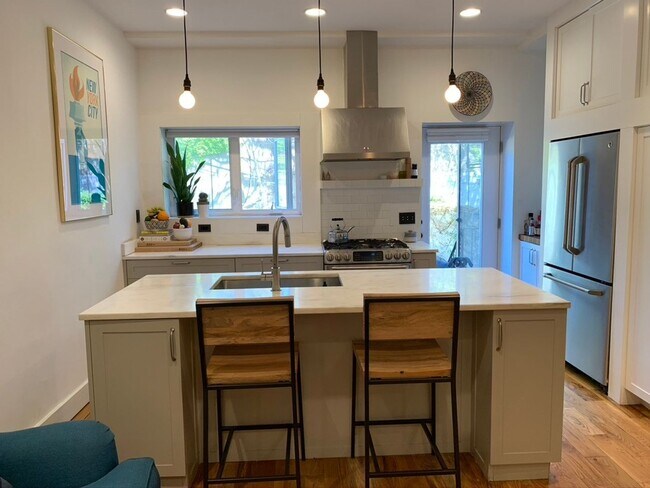 Building Photo - 461 Prospect Ave