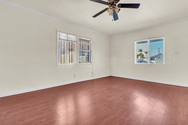 Building Photo - 905 N Albertson Ave