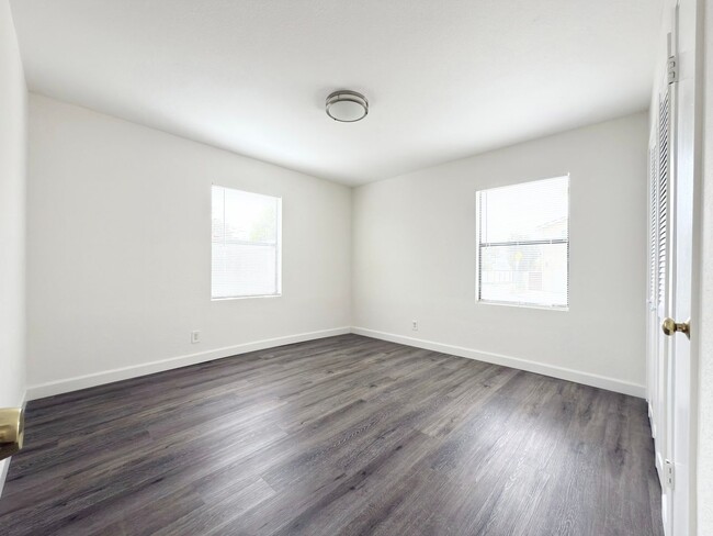 Building Photo - Spacious Lower Level w/ Yard and Garage!