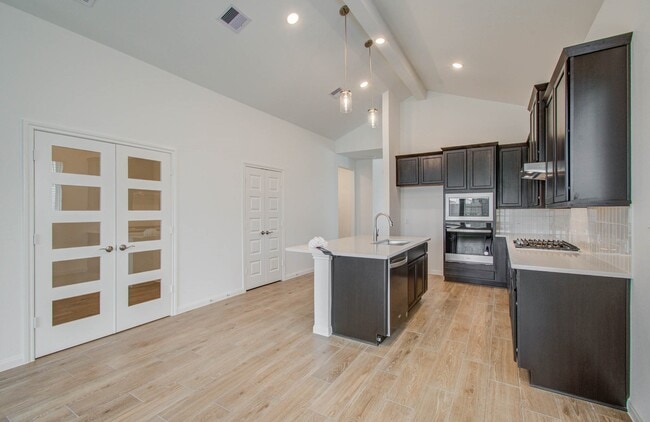 Building Photo - 24811 Harrow Mdw Dr