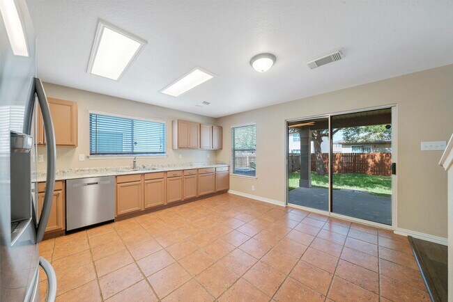 Building Photo - Spacious 4-Bed Home with Fenced Yard and Garage in Cibolo – 2,568 Sq Ft of Comfort