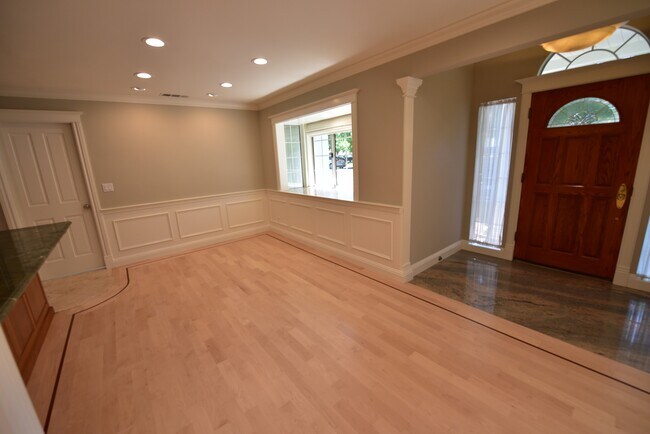 Dining room - 1287 Westwood St