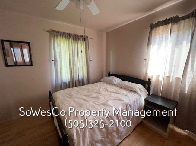 Building Photo - FULLY FURNISHED  3 Bedroom - Short or Long...