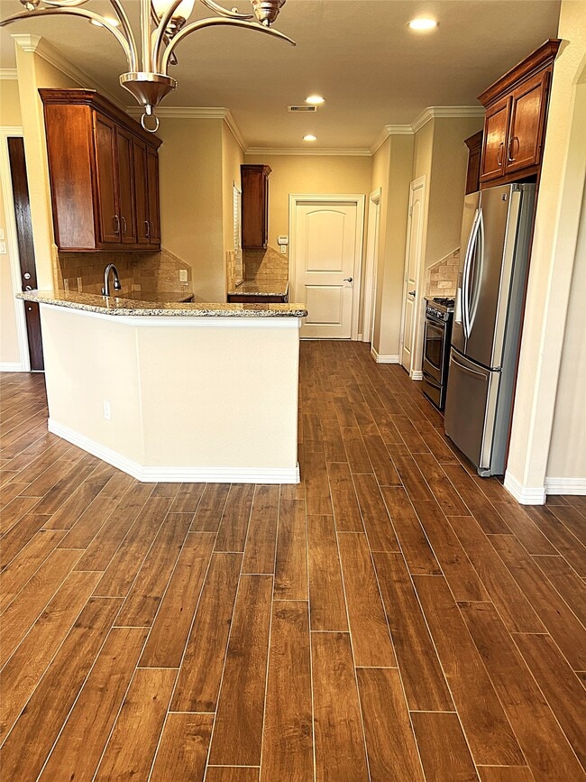 Building Photo - 9723 Highland Pointe Dr