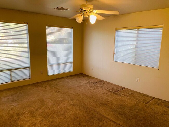 Building Photo - Village Of Oak Creek