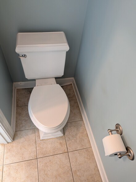 Building Photo - 927 Kensington Park Rd