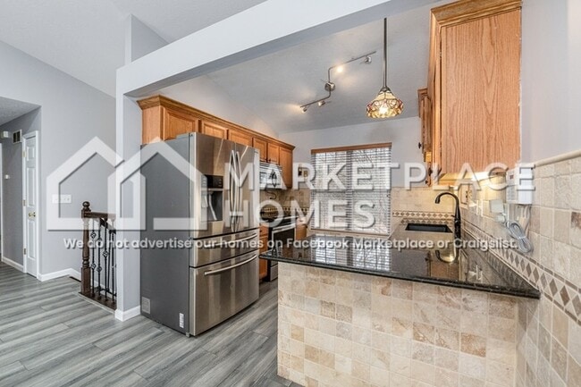Building Photo - 2457 Lorraine Ct