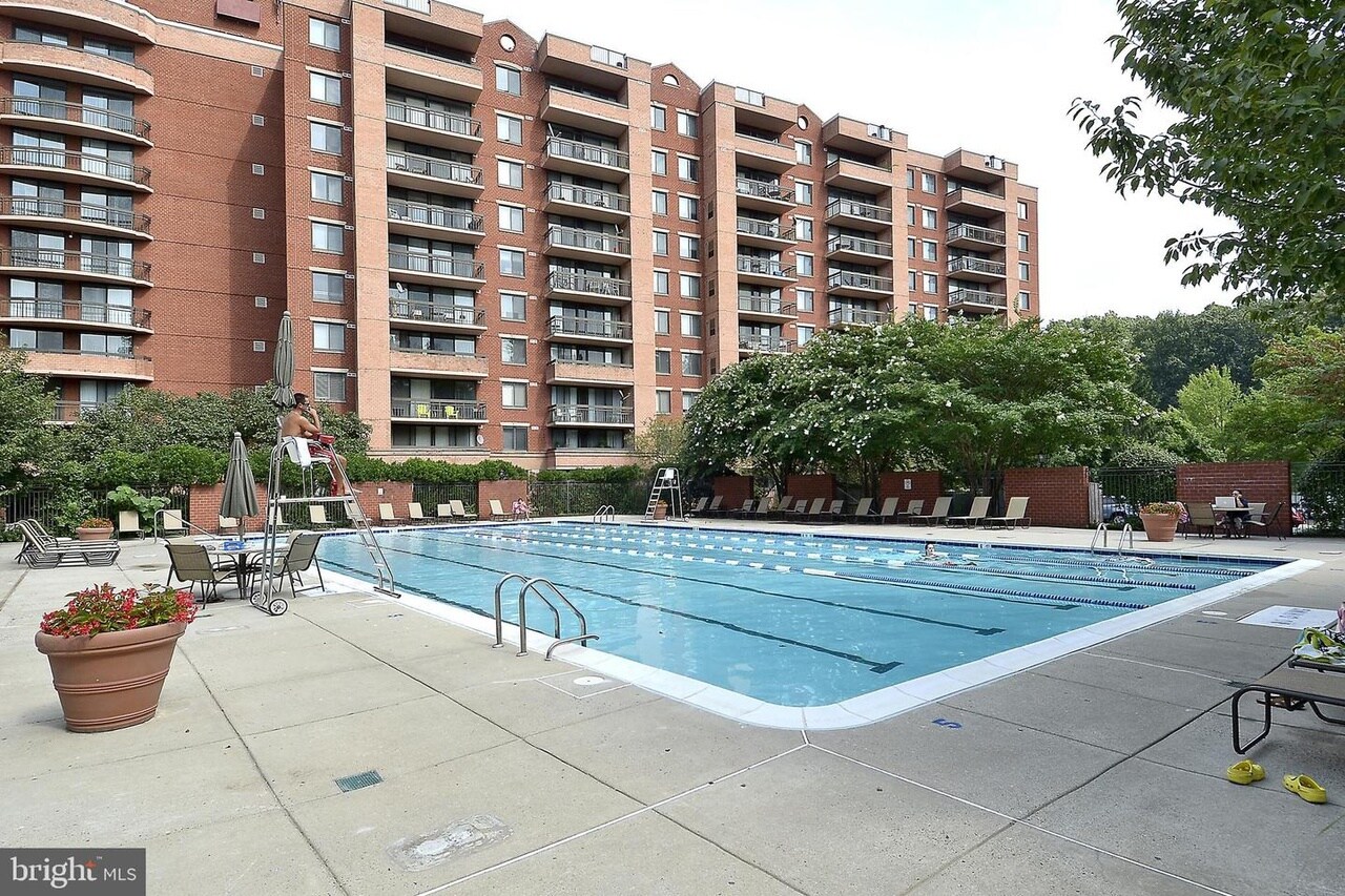 Building Photo - 2230 George C Marshall Dr