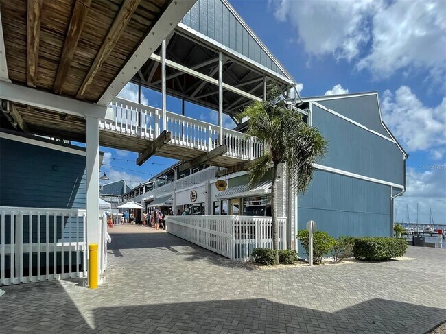 Building Photo - 26333 Nadir Rd