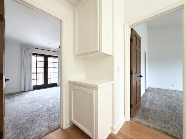 Building Photo - Beautiful Townhome on The Legends Golf Cou...