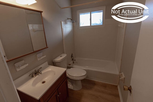 Building Photo - 2924 Leeway Dr