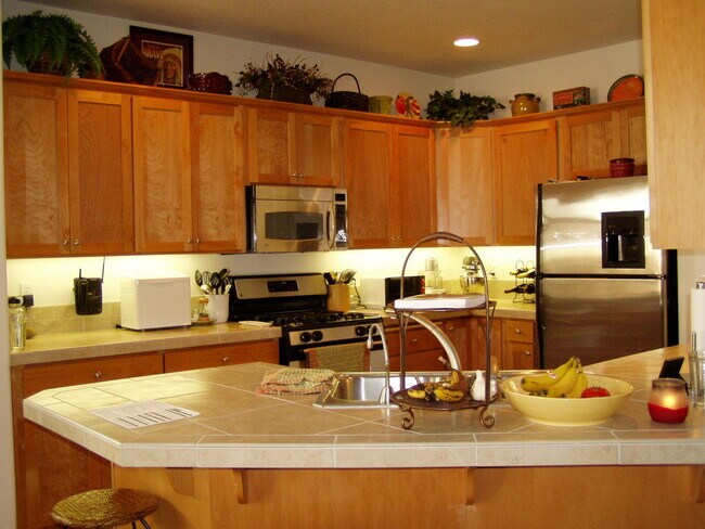Building Photo - 964 Creek View Dr