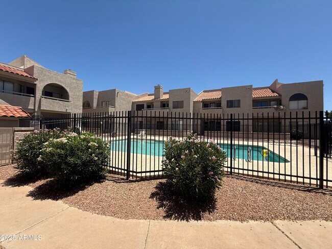 Building Photo - 11666 N 28th Dr