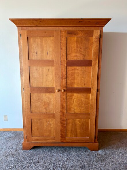Computer Armoire - 289 5th St E