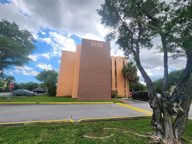 Primary Photo - 9420 W Flagler St