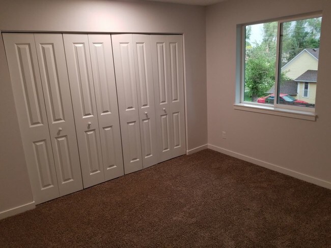 Building Photo - 2 Bed 1.5 Bath in Longmont