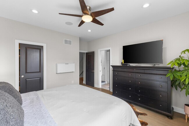Building Photo - 293 Auden Ave