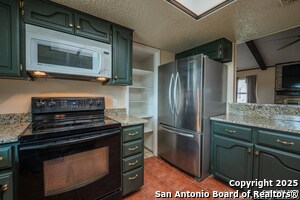 Building Photo - 1002 River Oak Dr