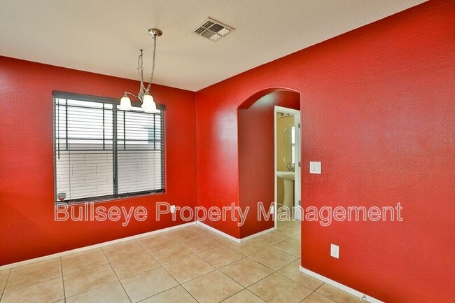 Building Photo - 2581 S Penrose Dr