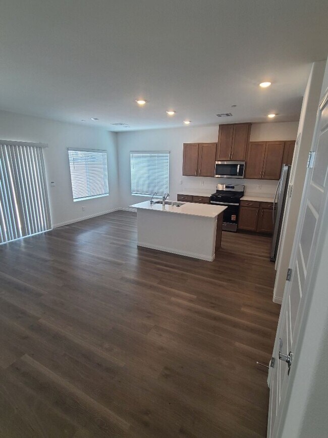 Building Photo - 1092 Saffron Toucan Ln