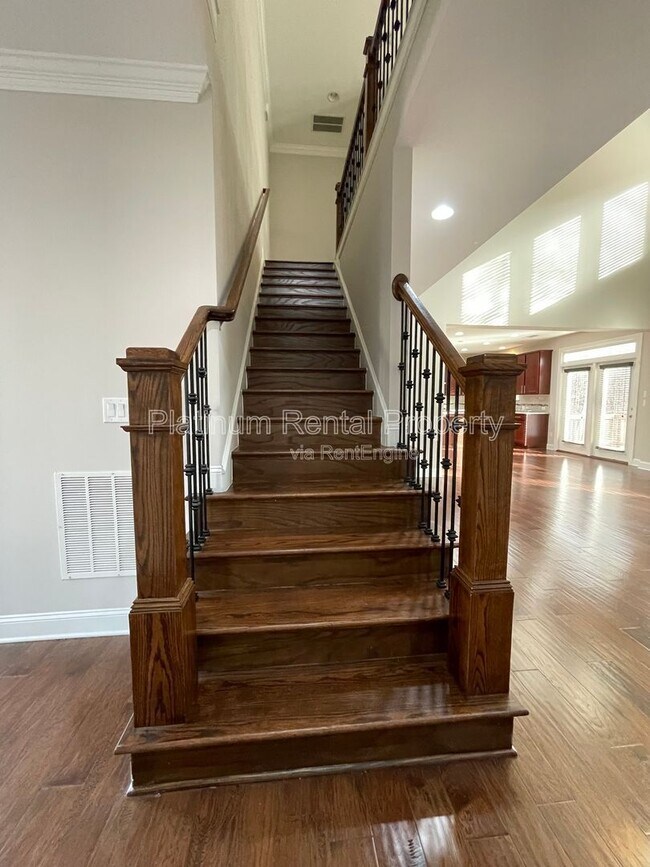 Building Photo - 600 Belton Ct