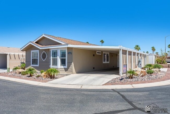 Building Photo - 5584 E 34th Pl