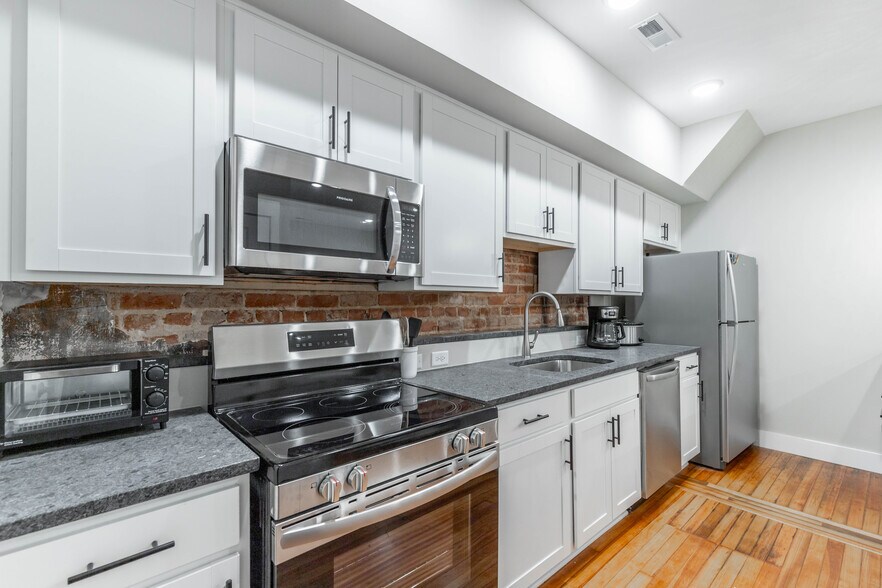 Building Photo - 1108 McCallie Ave