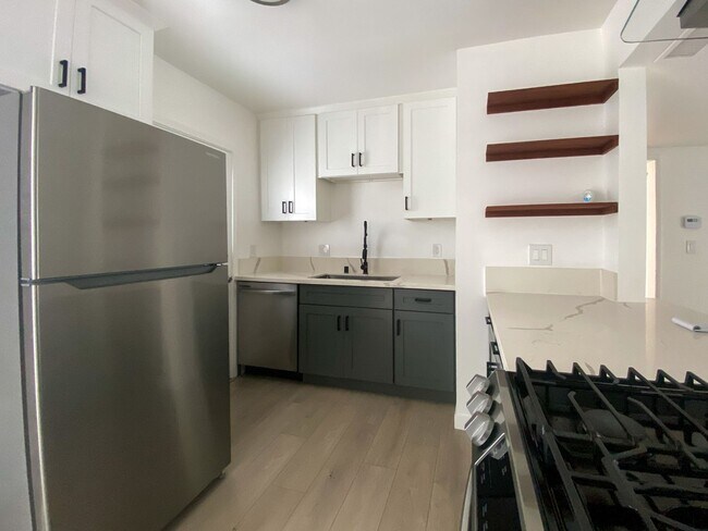 Interior Photo - 3315 W 104th St