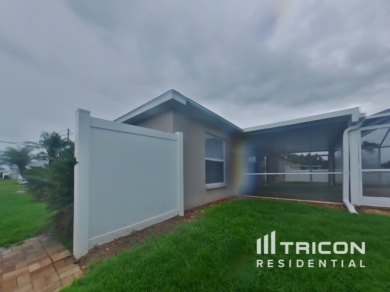Building Photo - 4842 Oakley Rd