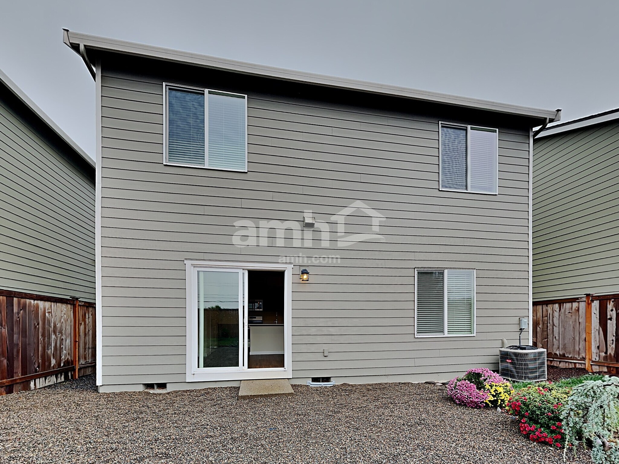 Building Photo - 2183 NW Woodland Dr