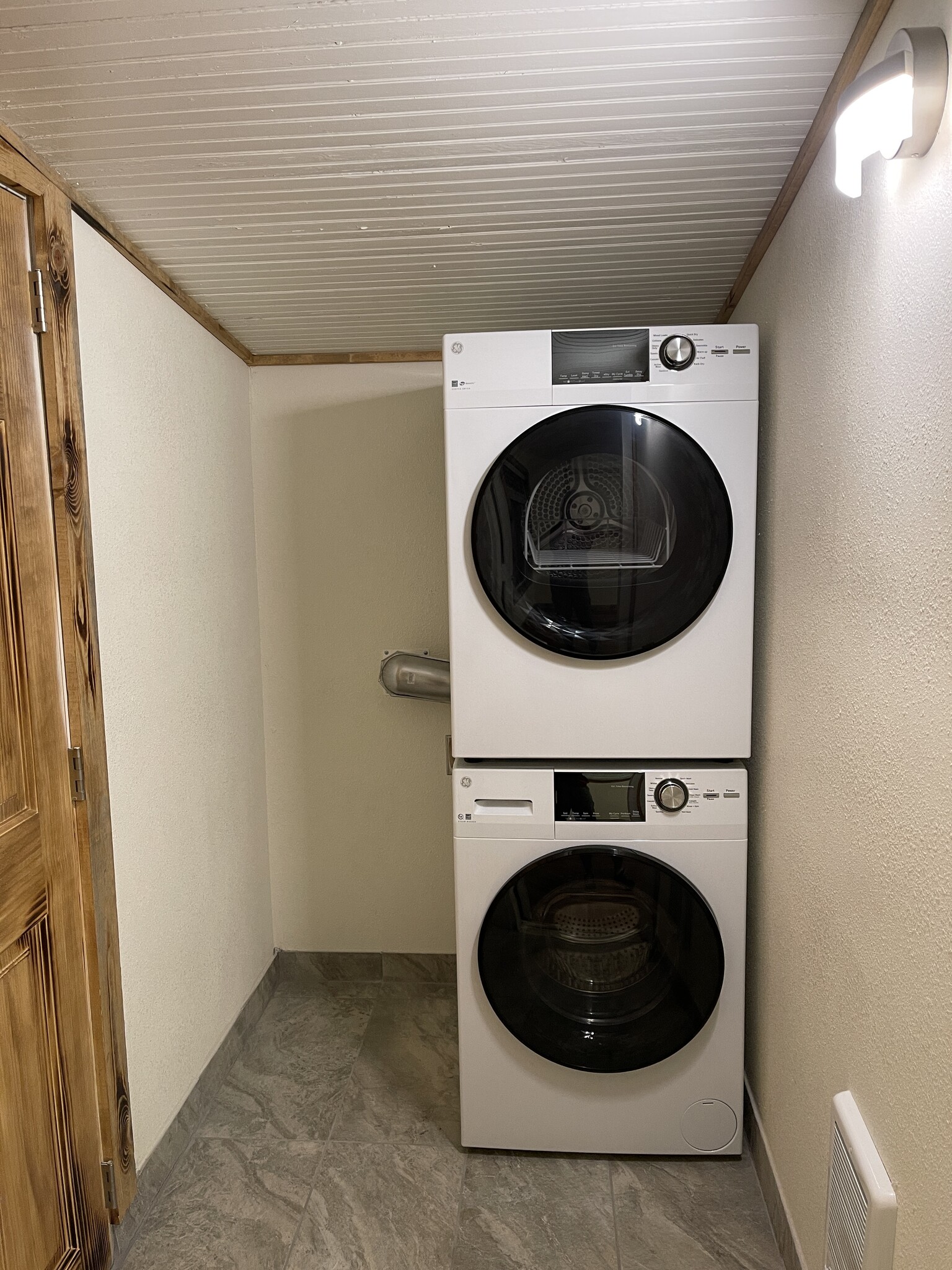 Building Photo - 412 S Mission St