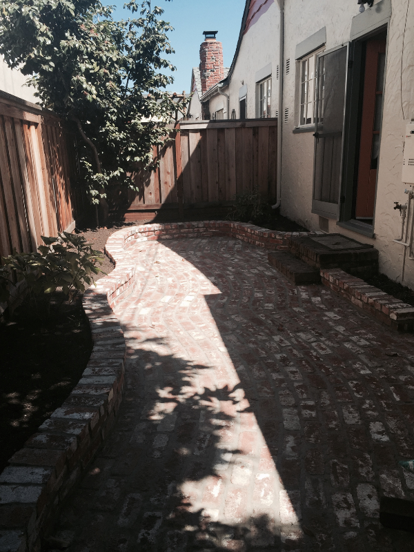 Building Photo - 2051 Santa Clara Ave