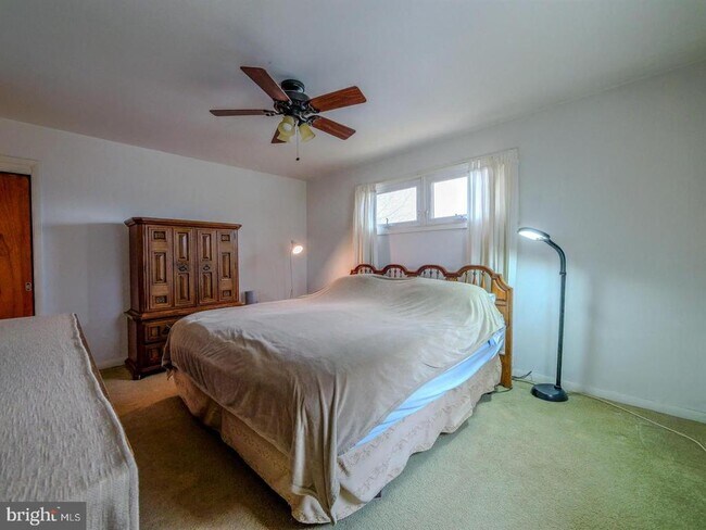 Building Photo - 217 Bramber Dr