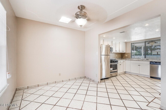 Building Photo - 5016 Cockrell Ln