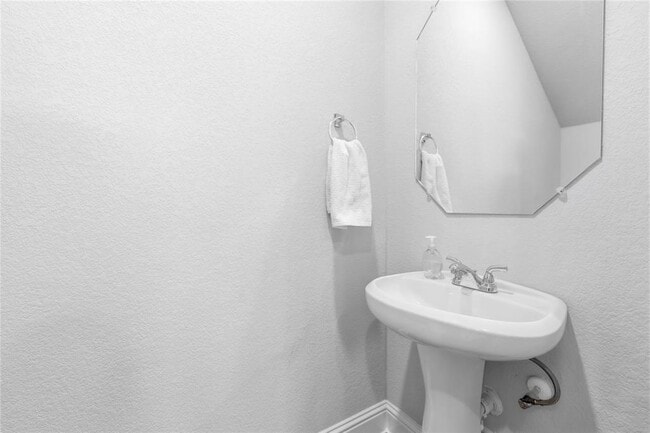 Building Photo - 11320 Comano Dr