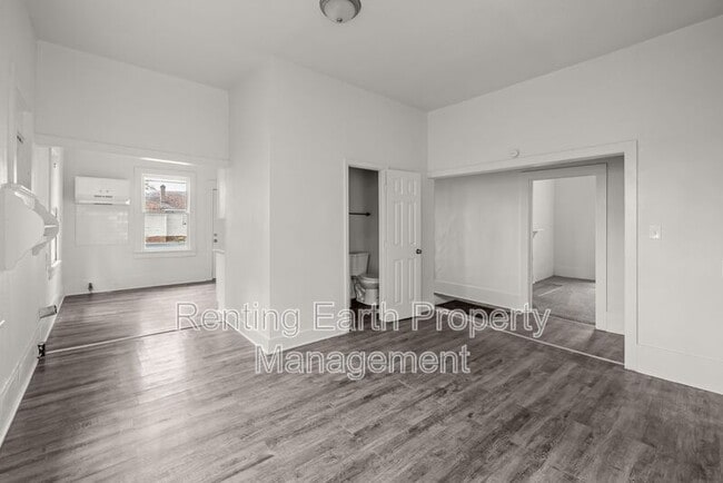 Building Photo - 518 41st St