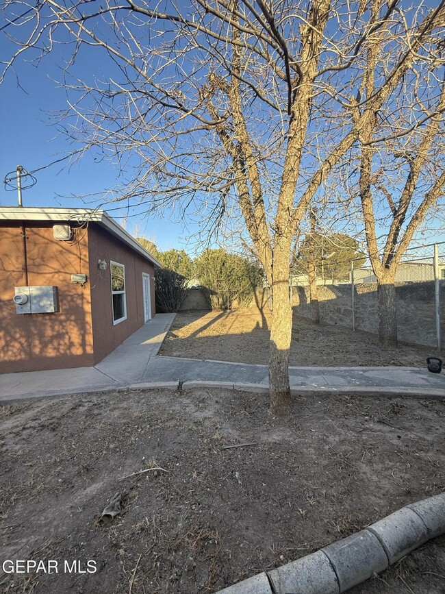 Building Photo - 218 Easter Way