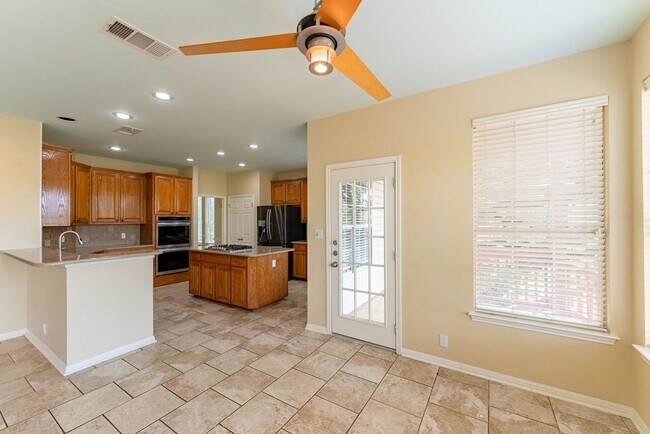 Building Photo - Spacious and stunning 4 bed 3.5 bath in Austin!!!