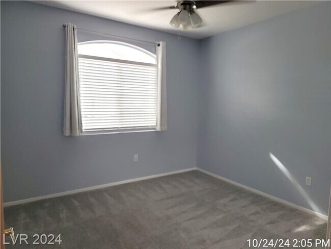 Building Photo - GREEN VALLEY 1ST FLOOR UNIT WITH ATTACHED ...