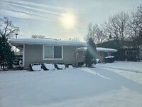 Building Photo - 1609 Lincolnway W