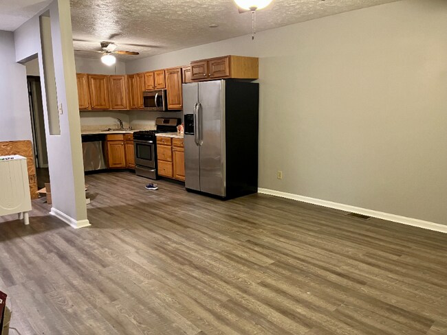 Building Photo - 4528 Edgewater Dr