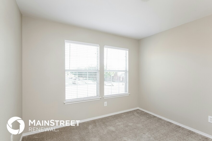 Building Photo - 2206 Midbury Dr