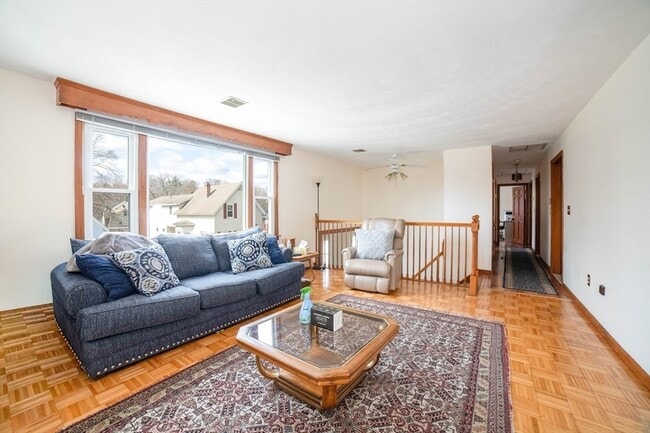 Building Photo - 8 Minthorne St