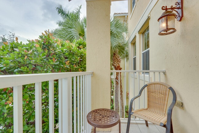 Building Photo - 1365 Vía De Pepi