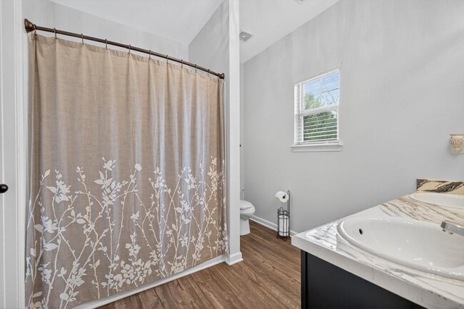 Building Photo - 256 Valley Xing