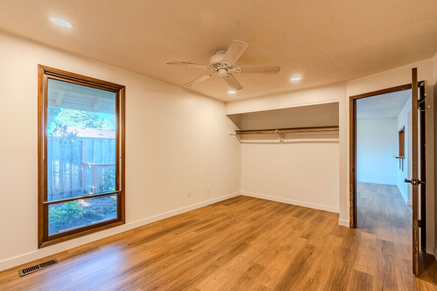Building Photo - 14225 SW Rocklynn Pl