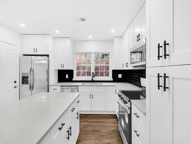 Building Photo - 1253 Dunwoody Ln NE