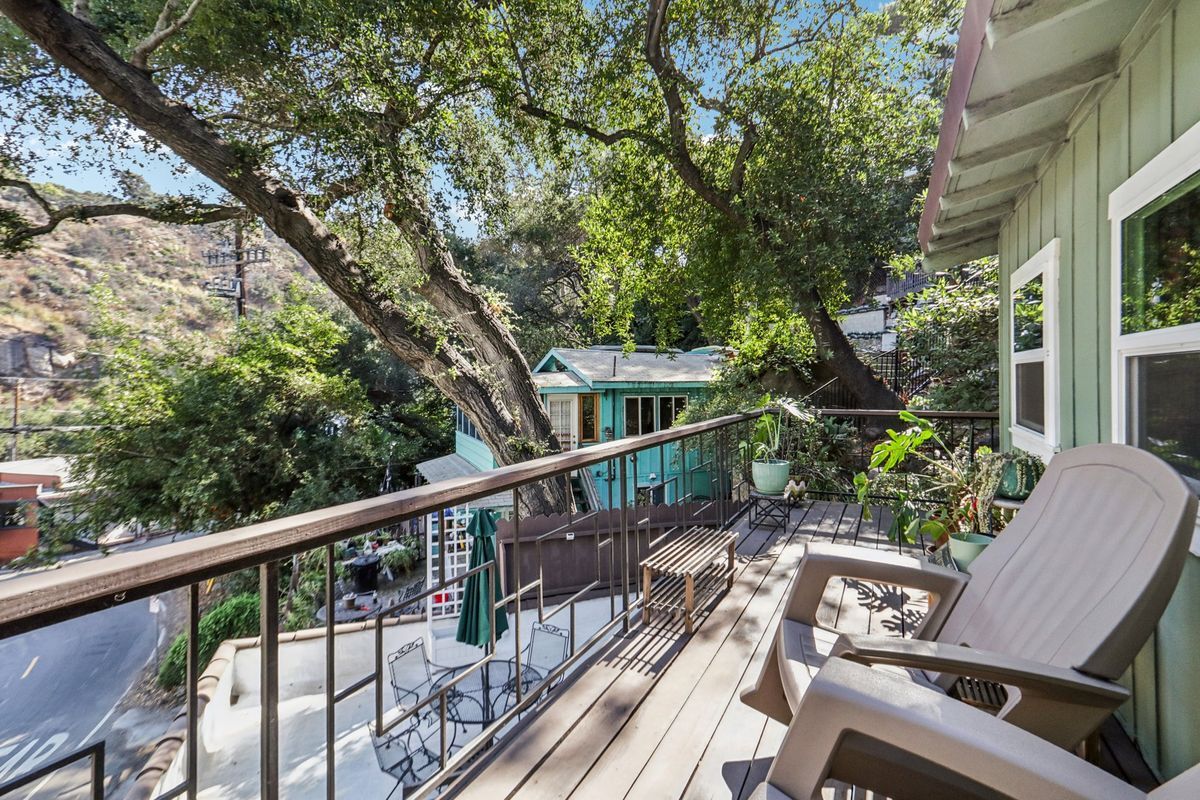 Building Photo - 432 Fernwood Pacific Dr